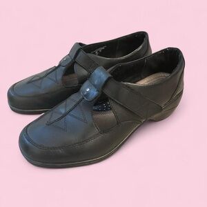 Thom McAn Black Women's Mary Janes
